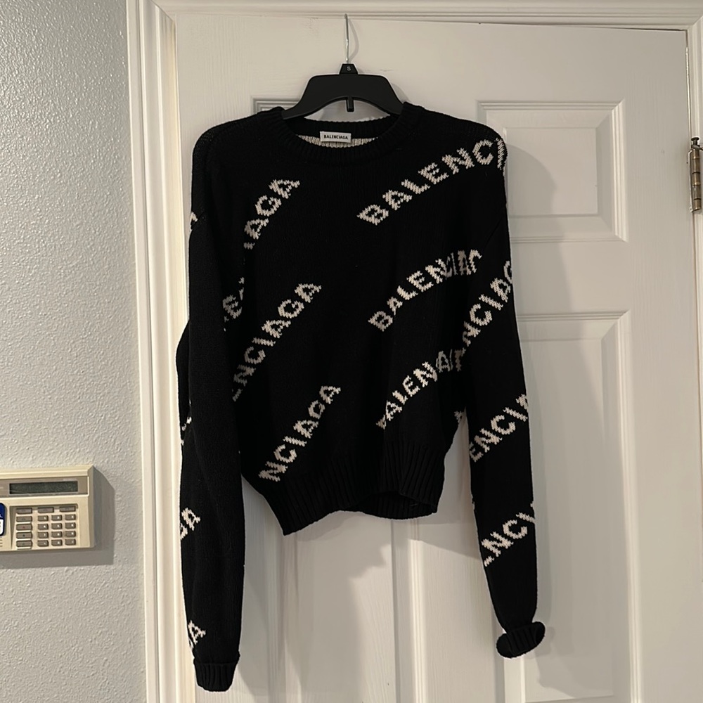 Authentic worn once logo sweater